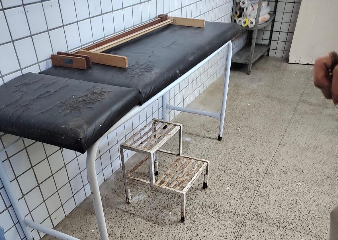 Equipamentos - oferece risco a saúde dos profissionais e pacientes